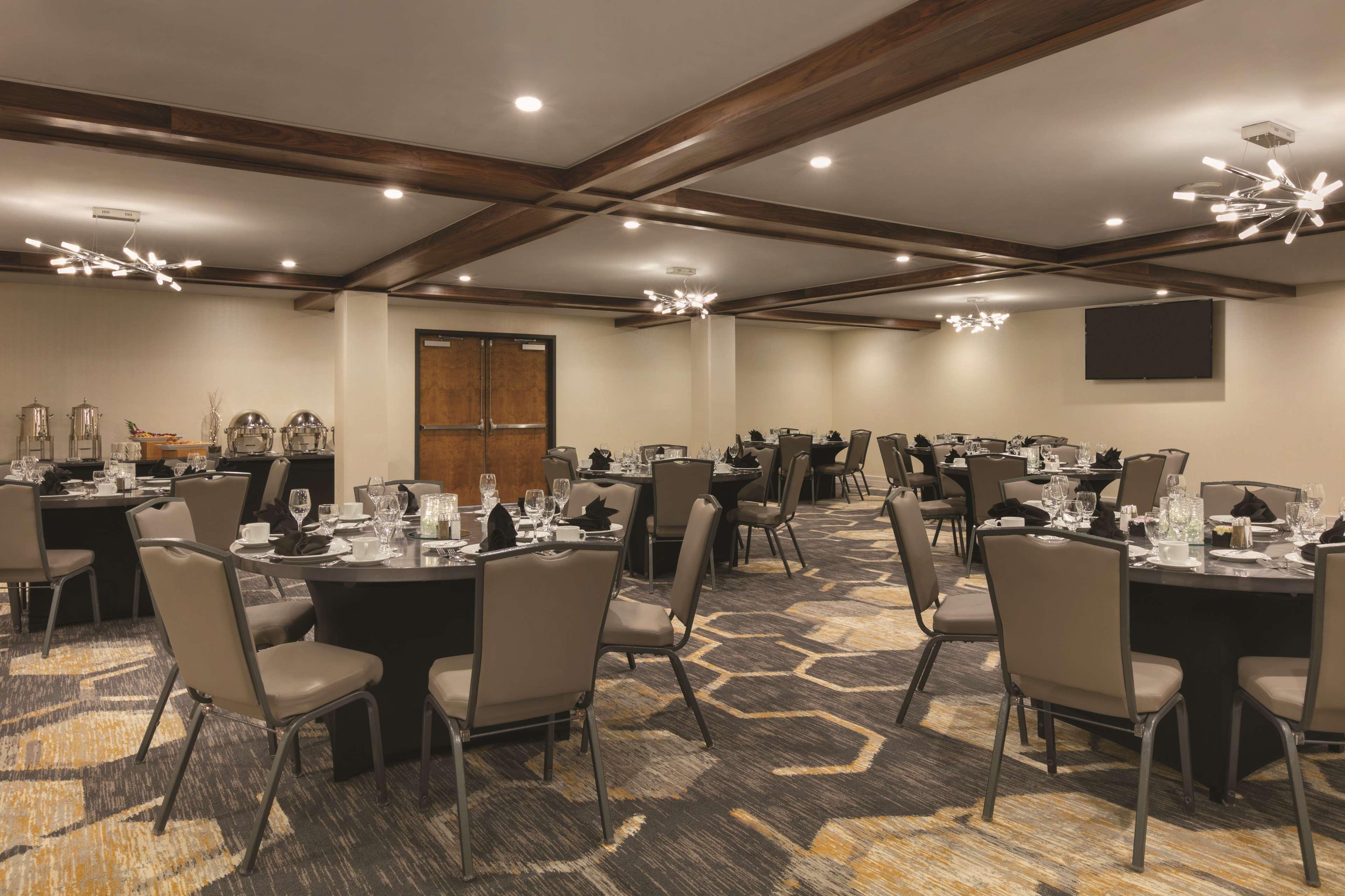 Embassy Suites By Hilton Richmond Dumbarton Ngoại thất bức ảnh