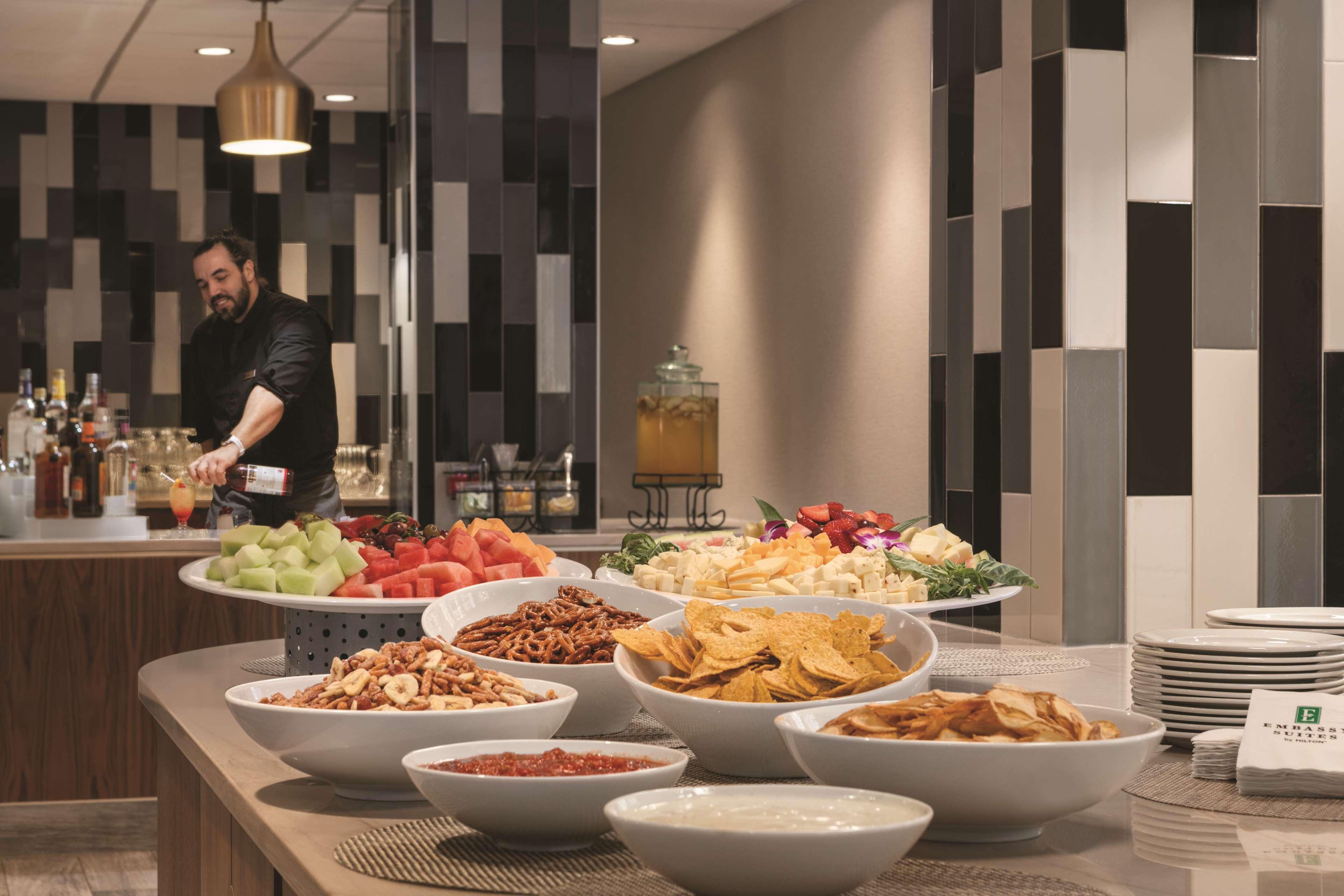 Embassy Suites By Hilton Richmond Dumbarton Ngoại thất bức ảnh