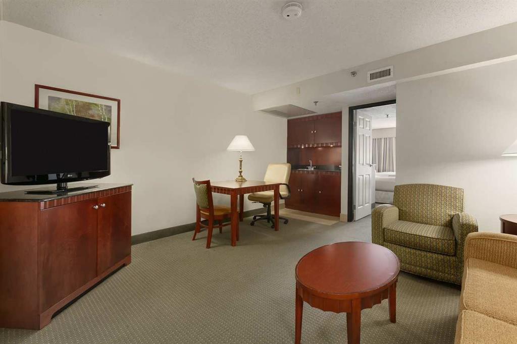 Embassy Suites By Hilton Richmond Dumbarton Phòng bức ảnh